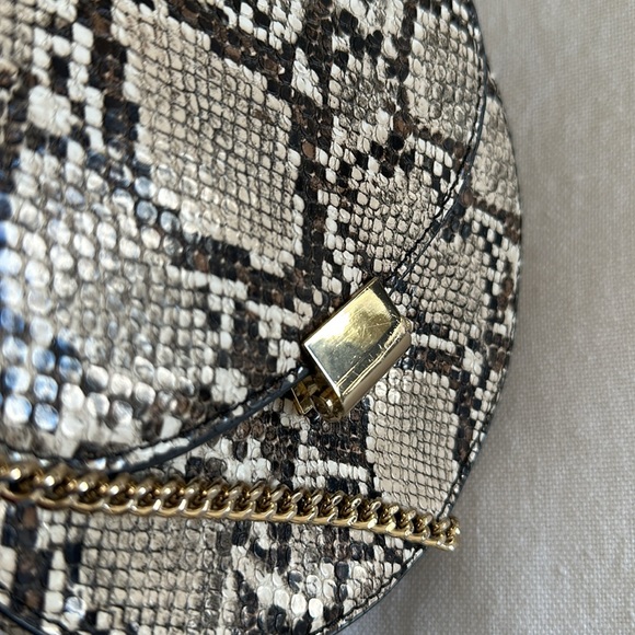 MANGO Crossbody Bag in snake Print - Picture 11 of 11